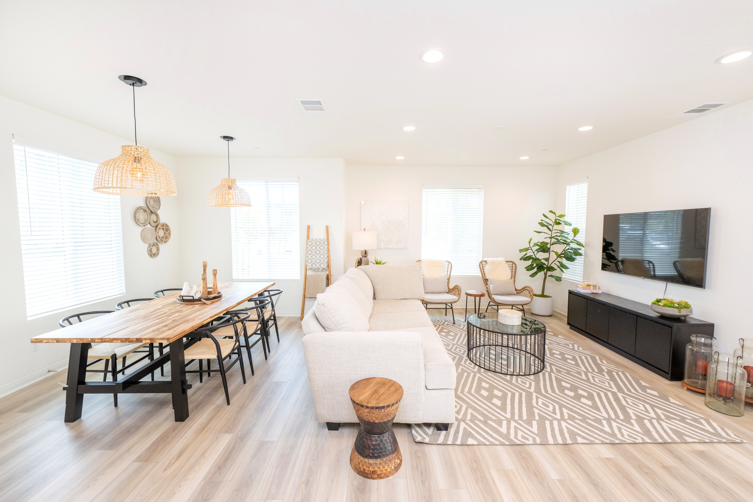 2615 Babaco St. — An open, light-filled main level.