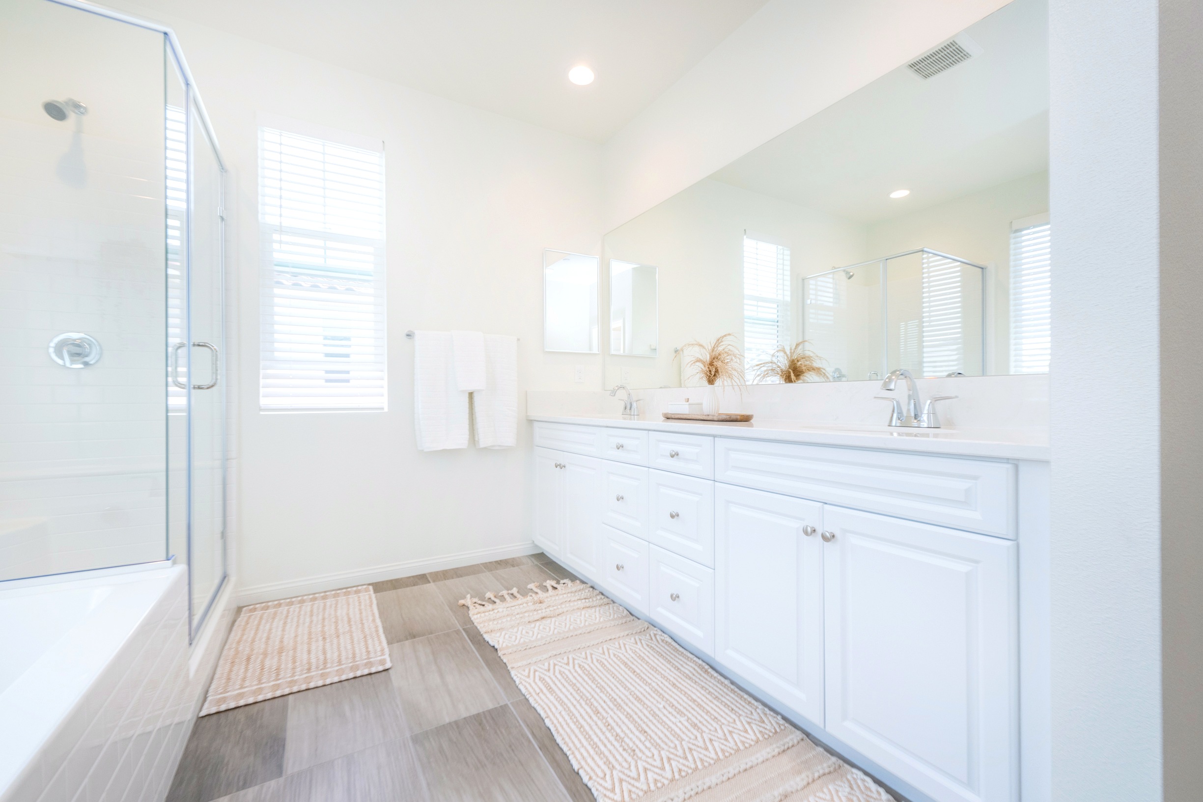 2615 Babaco St. — A private retreat with a walk-in closet.