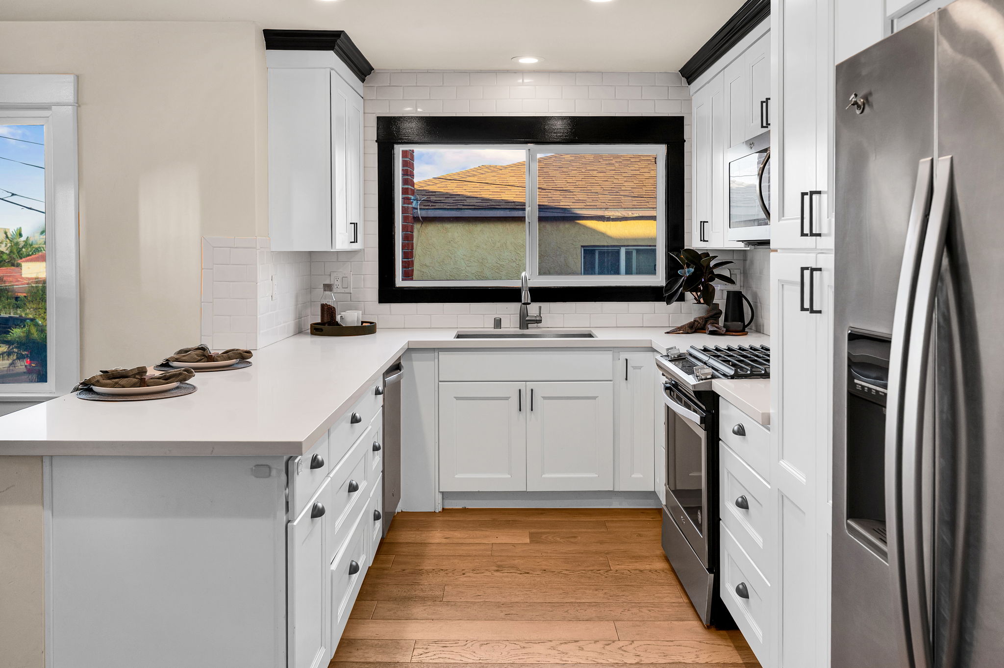3235 Fenelon St. — An island built for a crowd.
