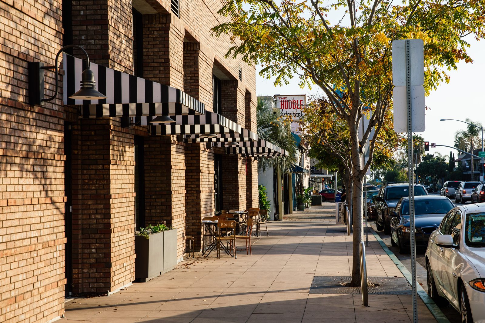 Goldfinch Street shops and restaurants, Mission Hills