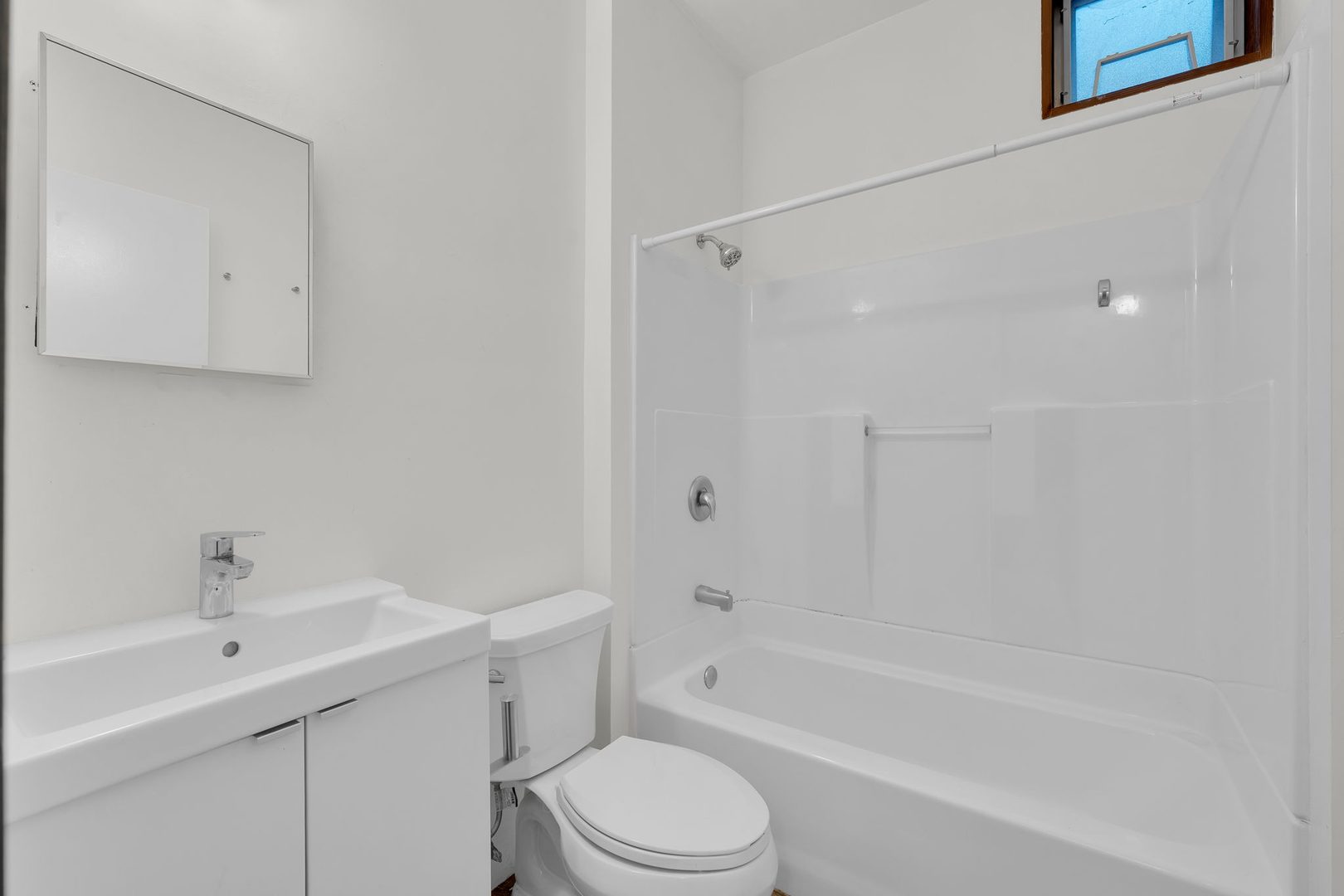 The Casita, Unit 303 &mdash; second bathroom