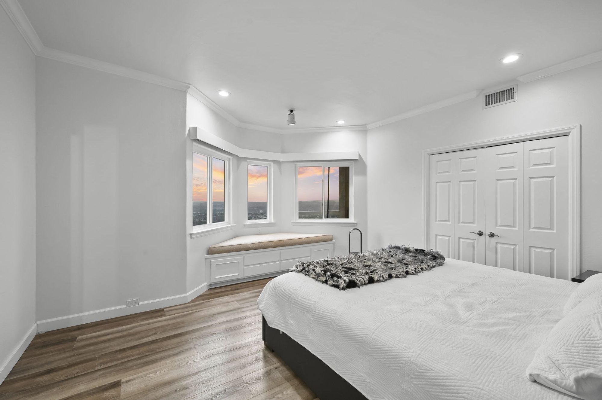6206 Caminito Plata &mdash; Room for everyone.