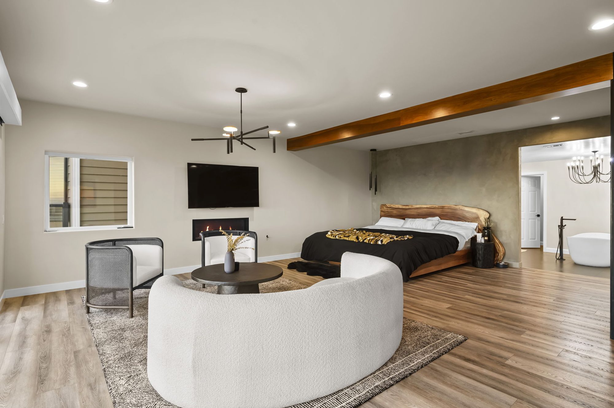 6206 Caminito Plata &mdash; A fireplace, a soaking tub and a private sauna.