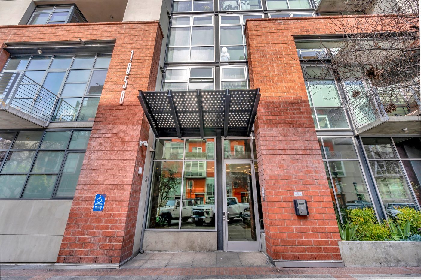 1050 Island Avenue, Unit 325, San Diego, CA 92101