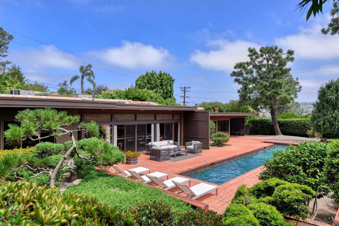 7785 Roseland Dr, La Jolla, CA 92037