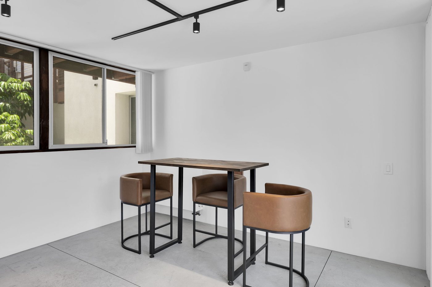 The Columbian — dining area